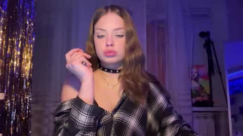 Mia online show from February 24, 11:52 pm