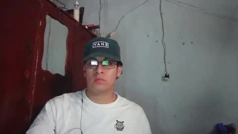 oomaurooo online show from December 25, 9:43 pm