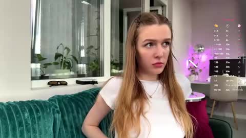 oopssocute online show from June 9, 3:01 pm