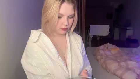 Ophelia online show from December 22, 4:47 pm