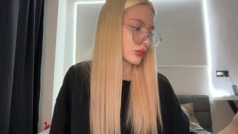 Bella and John online show from November 13, 2:58 am