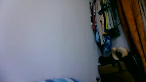 oscarjhe3512 online show from July 15, 2:39 am