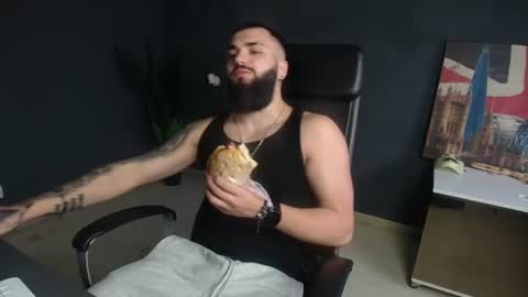 OscarWills online show from July 22, 4:14 am