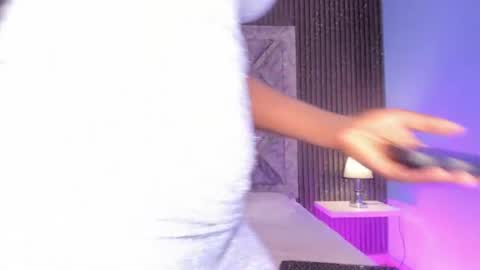 oshun_444 online show from July 2, 11:37 am