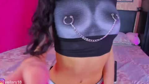 Snapshot of osiris_doll chatting on October 20, 7:52 pm vella online show from October 20, 7:52 pm