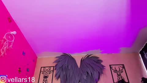 Snapshot of osiris_doll chatting on February 3, 8:24 pm vella online show from February 3, 8:24 pm