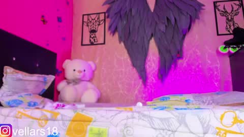 Snapshot of osiris_doll chatting on February 17, 10:49 pm vella online show from February 17, 10:49 pm
