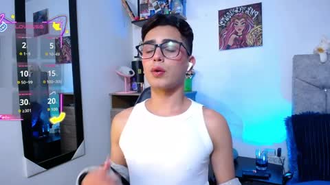 Owen  Independent model  online show from April 8, 7:11 am