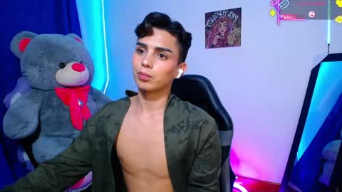 Owen  Independent model  online show from June 3, 9:45 am