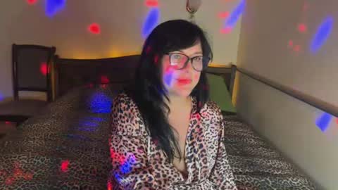 OxiXLove online show from July 14, 9:09 pm