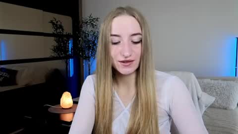 Oxy Foxie online show from June 8, 1:56 pm