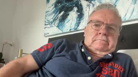 ozhairybearxxxx online show from December 9, 2:45 am