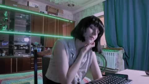 Ella online show from June 6, 7:47 am