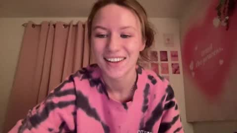 Snapshot of paisleysnowxo chatting on March 7, 4:12 am paisleysnowxo online show from March 7, 4:12 am