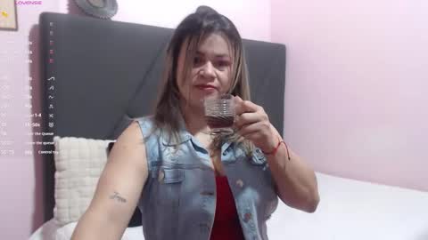 pamela_echeverria online show from November 15, 11:45 am