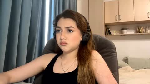 Lia online show from June 10, 3:33 pm