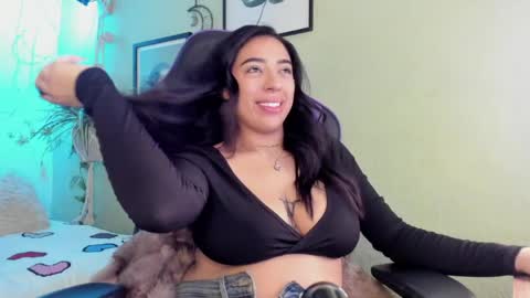 Ana Laura online show from April 22, 11:17 am