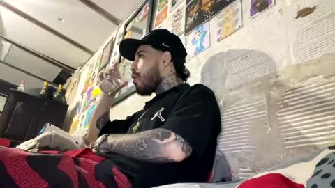 Snapshot of panthers_room chatting on March 4, 8:57 am panthers_room online show from March 4, 8:57 am