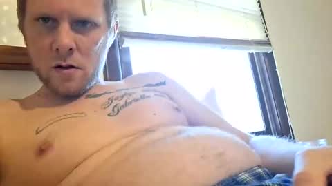 papapfouts online show from April 7, 9:50 pm