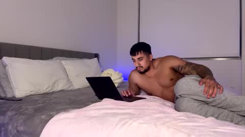 papigxbblblondie online show from September 30, 5:40 am