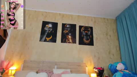 Paris online show from February 24, 5:00 am