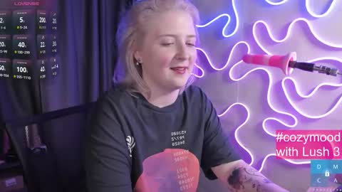 LunaAlan online show from October 5, 7:06 am