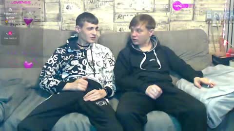 Max tall dark-haired guy with tattoos and Phil blond-haired online show from April 13, 1:32 am