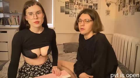 Zoe online show from April 2, 8:43 am