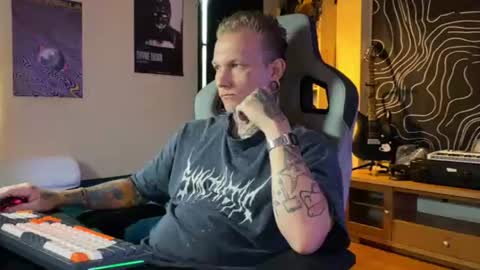 Paul online show from June 9, 1:39 am