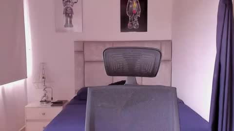 Snapshot of paul_roger chatting on October 18, 5:06 pm PAUL ROGER online show from October 18, 5:06 pm
