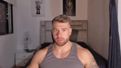 Snapshot of paul_roger chatting on October 9, 3:01 am PAUL ROGER online show from October 9, 3:01 am