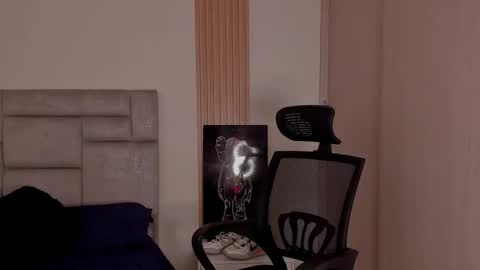 Snapshot of paul_roger chatting on December 2, 12:35 pm PAUL ROGER online show from December 2, 12:35 pm