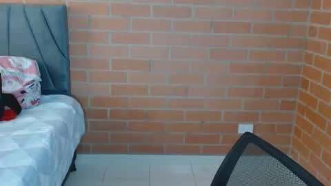 paula__117 online show from June 24, 10:17 pm