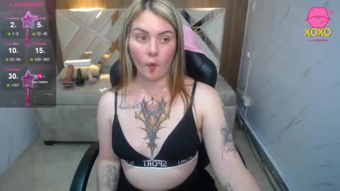 Paula online show from April 9, 1:39 pm