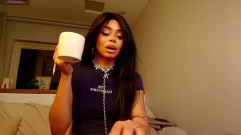 paulinne_clark online show from March 13, 2:37 am