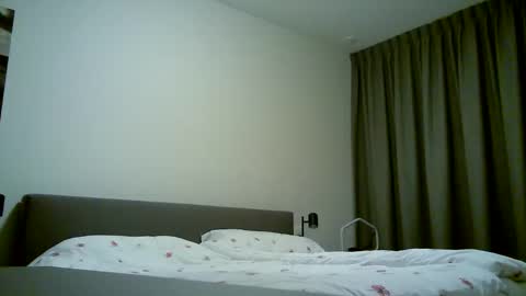 Paul online show from April 3, 6:04 pm