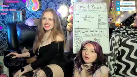 ArtsyHeartsyy online show from January 14, 6:13 am