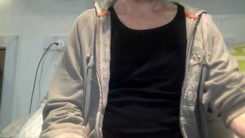 Snapshot of pea23 chatting on January 18, 10:49 am pea23 online show from January 18, 10:49 am