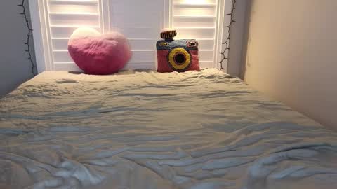   online show from January 8, 6:36 pm