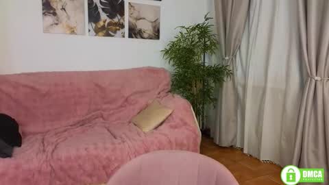 Snapshot of peach_mila chatting on October 14, 4:43 pm your love online show from October 14, 4:43 pm