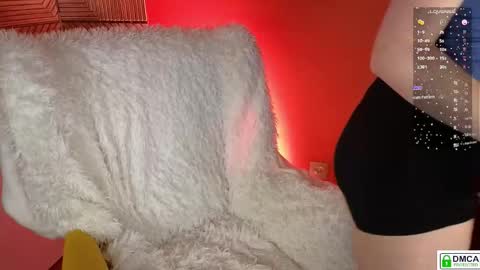 Snapshot of peach_mila chatting on September 25, 4:14 pm your love online show from September 25, 4:14 pm