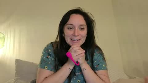 PeachyObsession online show from December 17, 3:24 am