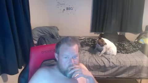 pecker40 online show from April 12, 5:22 am