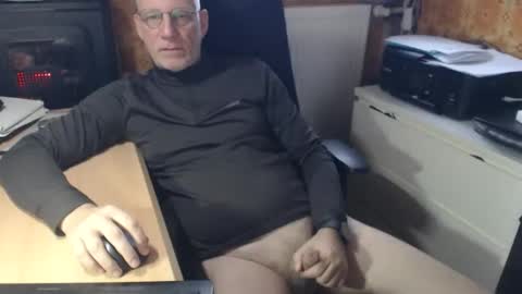 Pemue65 online show from November 19, 8:24 am