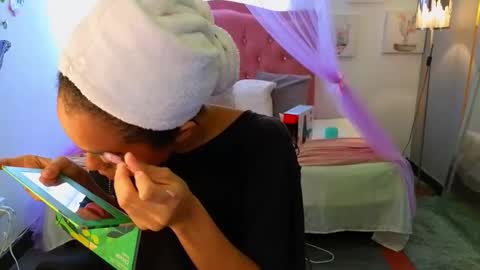 peneelopeecute online show from February 12, 8:45 pm