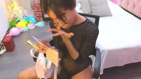 peneelopeecute online show from December 15, 6:59 pm