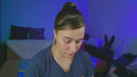 Dia  online show from March 9, 9:02 am