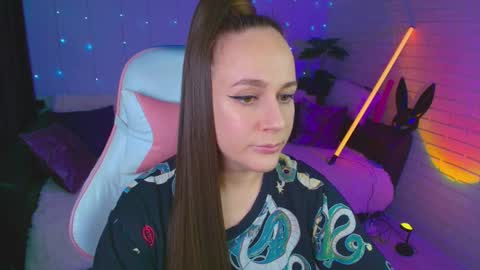 Dia  online show from November 1, 11:15 pm