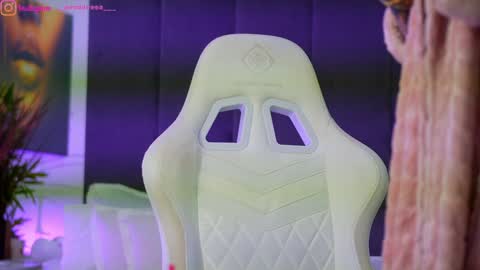 Dee online show from November 28, 12:23 pm