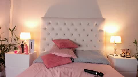 PERLA online show from October 15, 5:32 am